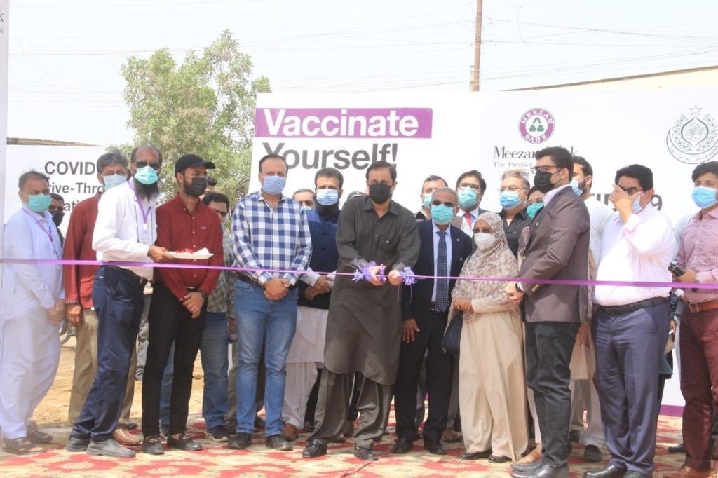 Karachi Administrator Barrister Murtaza Wahab inaugurates a drive-through vaccination centre in Federal B Area on Saturday. — Photo courtesy Twitter