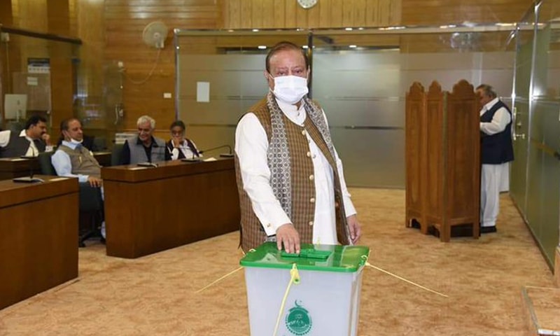 Barrister Sultan Mahmood casts his vote in the election for Azad Jammu and Kashmir President on Tuesday. — Photo courtesy PTI Twitter