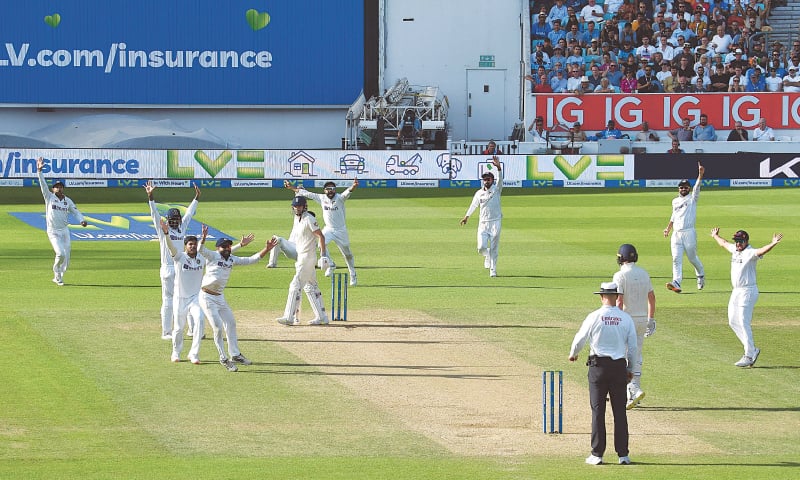 LONDON: Indian players appeal successfully for the dismissal of England tailender James Anderson to seal victory in the fourth Test at The Oval on Monday.&mdash;AFP
