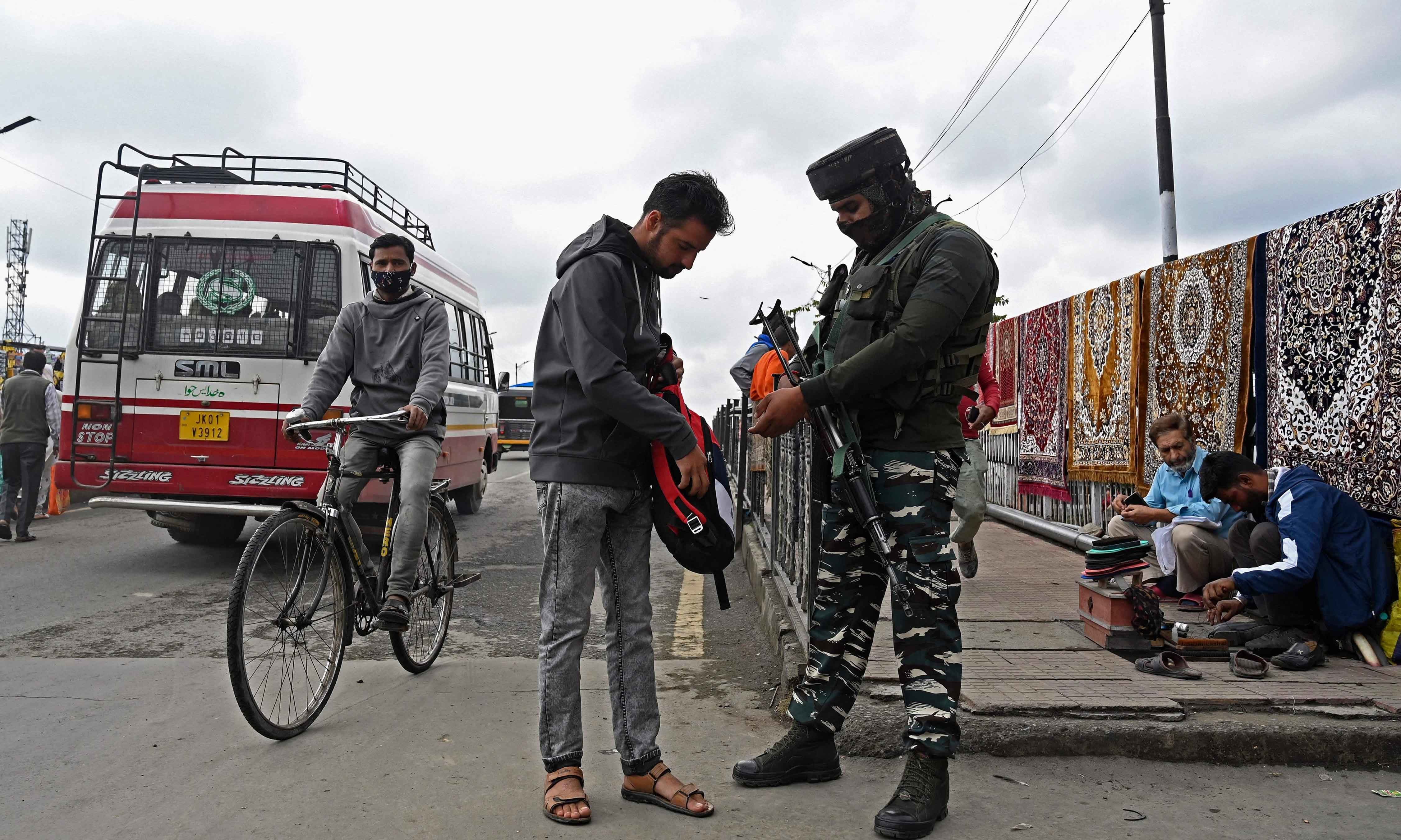 5 Indian soldiers among 7 killed in occupied Kashmir