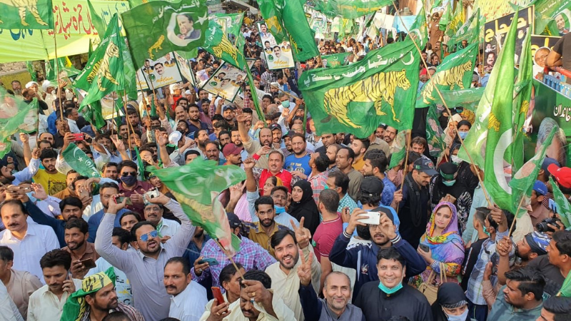 PM:-N activists hold a rally on Temple Road in Lahore. &mdash; Photo courtesy: PML-N Twitter/File