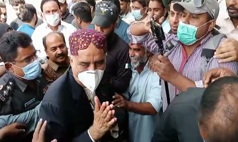 PPP leader Syed Khursheed Ahmed Shah after his release from Sukkur Central Jail. — DawnNewsTV