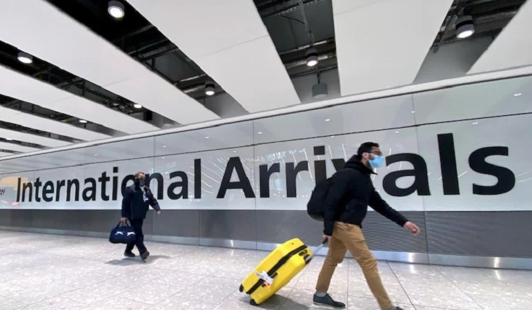 Cases of the omicron variant of the coronavirus popped up in countries on opposite sides of the world on Sunday and many governments rushed to close their borders. — Reuters/File