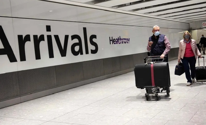 Passengers are seen at the Heathrow Airport, London in this undated file photo. &mdash; AFP/File