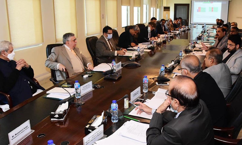 Adviser on Finance and Revenue Shaukat Tarin chairs a meeting of the National Price Monitoring Committee (NPMC) on Wednesday. — PID