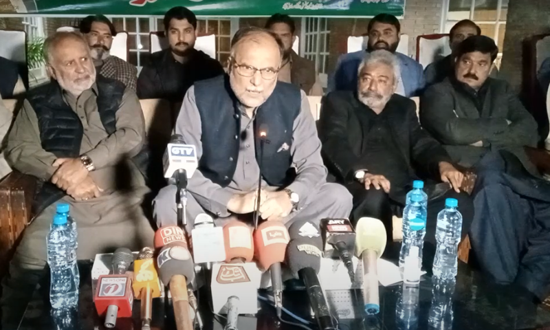 PML-N Secretary General Ahsan Iqbal addresses a press conference on Tuesday. — Screengrab via YouTube