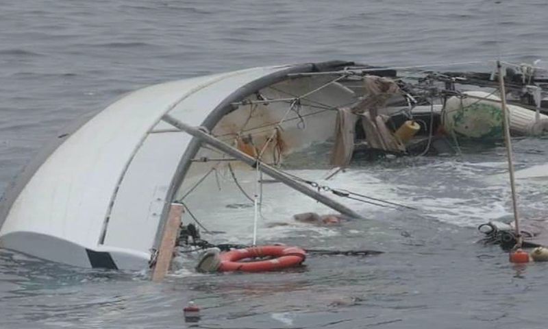 A photo of the boat that capsised in Khanpur Dam on Tuesday. — DawnNewsTV