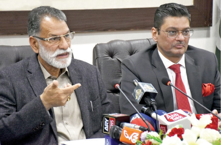 AJK Prime Minister Sardar Abdul Qayyum Khan Niazi speaks to the business community during his visit to the ICCI on Saturday. &mdash; Online