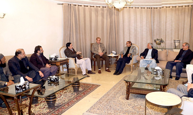 PML-N President Shehbaz Sharif (C) meets PML-Q president Chaudhry Shujaat Hussain (C-R) and provincial president Chaudhry Parvez Elahi (C-L) on Feb 13. — Photo via Parvez Elahi Twitter/File