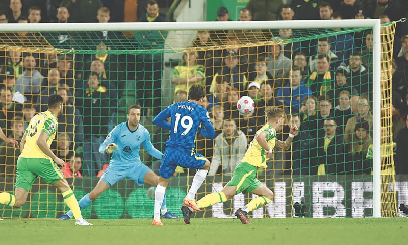 NORWICH: Chelsea’s Mason Mount (second R) scores against Norwich City during their Premier League match.—Reuters NORWICH: Chelsea’s Mason Mount (second R) scores against Norwich City during their Premier League match.—Reuters