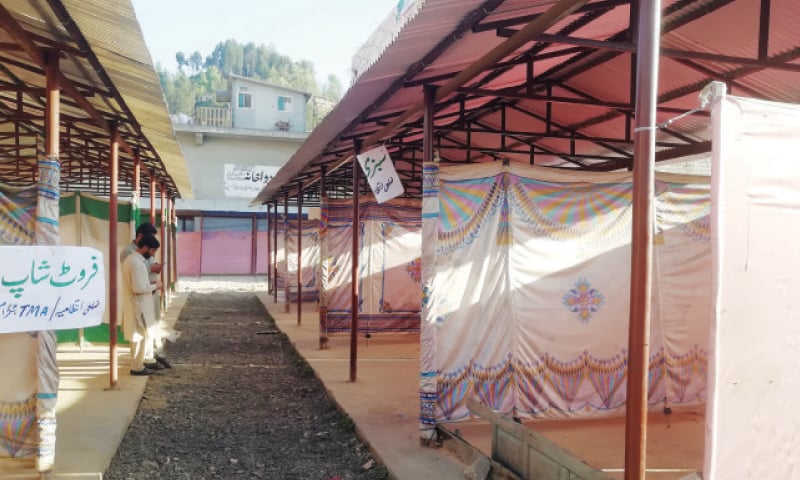 A sasta bazaar set up the district administration in Battagram presents a deserted look. &mdash; Dawn