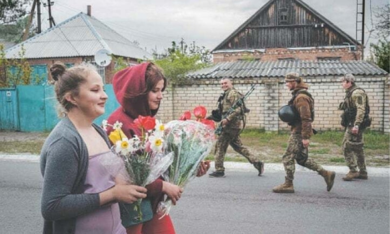 Heavy fighting in Ukraine; Mariupol evacuation delayed