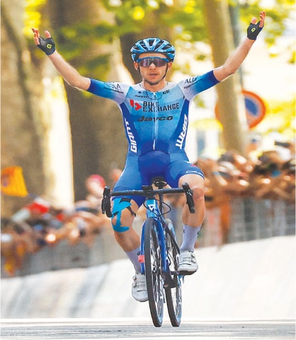 TEAM BikeExchange Jayco Mitchelton’s British rider Simon Yates celebrates as he crosses the finish line to win the 14th stage of the Giro d’Italia on Saturday. —AFP