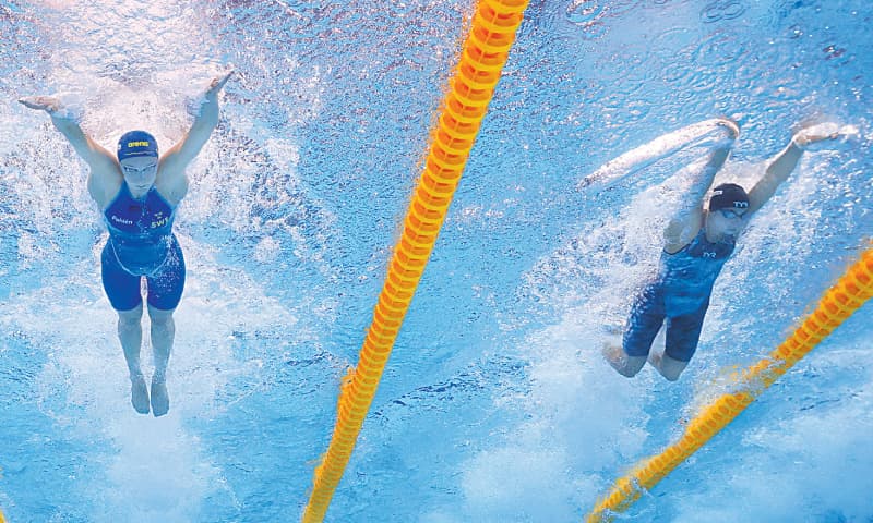SWEDEN&rsquo;S Sarah Sjostrom (L) and Torri Huske of the US compete in the women&rsquo;s 50m butterfly final of the FINA World Championships at Duna Arena.&mdash;Reuters