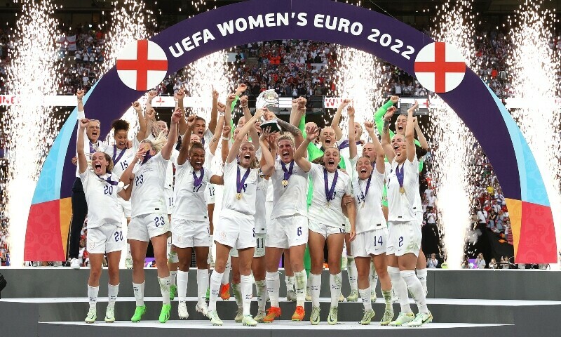 The England team celebrates after winning. &mdash; Photo courtesy: UEFA Women&rsquo;s Euro Twitter