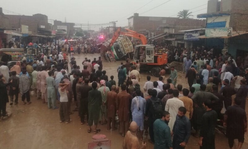 The scene of an accident in Feroza town, Rahim Yar Khan, Aug 13. — Photo by author