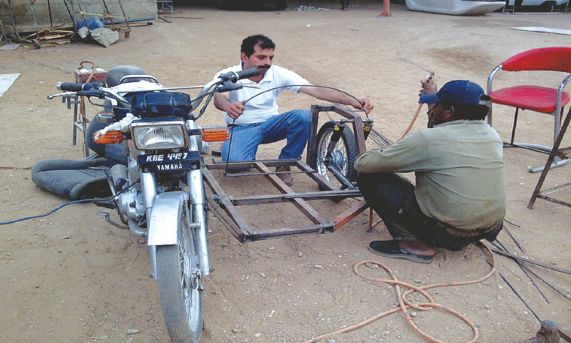 Razi Nayyer putting his SideCAR design into shape | Photos courtesy Razi Nayyer