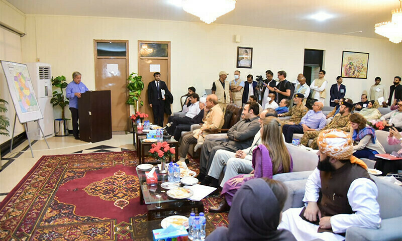 UN Secretary-General Antonio Guterres speaks as Prime Minister Shehbaz Sharif, Sindh Chief Minister Murad Ali Shah and Foreign Minister Bilawal Bhutto Zardari looks on on Saturday.&mdash; Prime Minister&rsquo;s Office