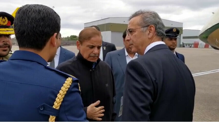 Prime Minister Shehbaz Sharif leaves for New York from the Luton Airport in London on Monday. — Photo by Radio Pakistan