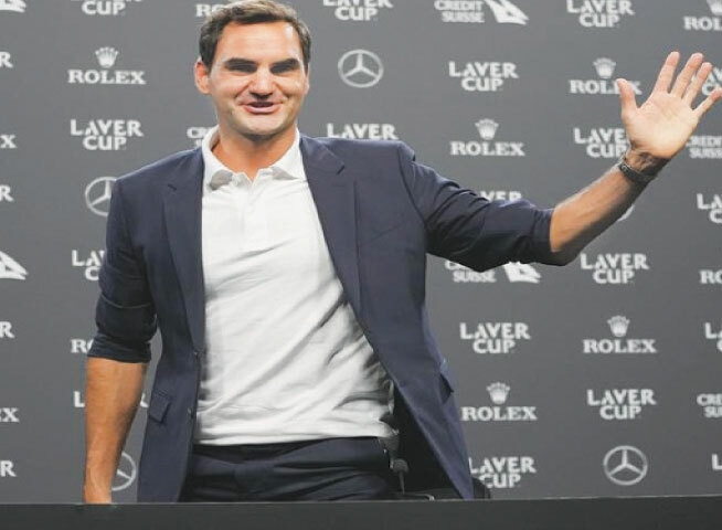 LONDON: Swiss great Roger Federer waves during a news conference for the Laver Cup at the O2 Arena on Wednesday.—screengrab