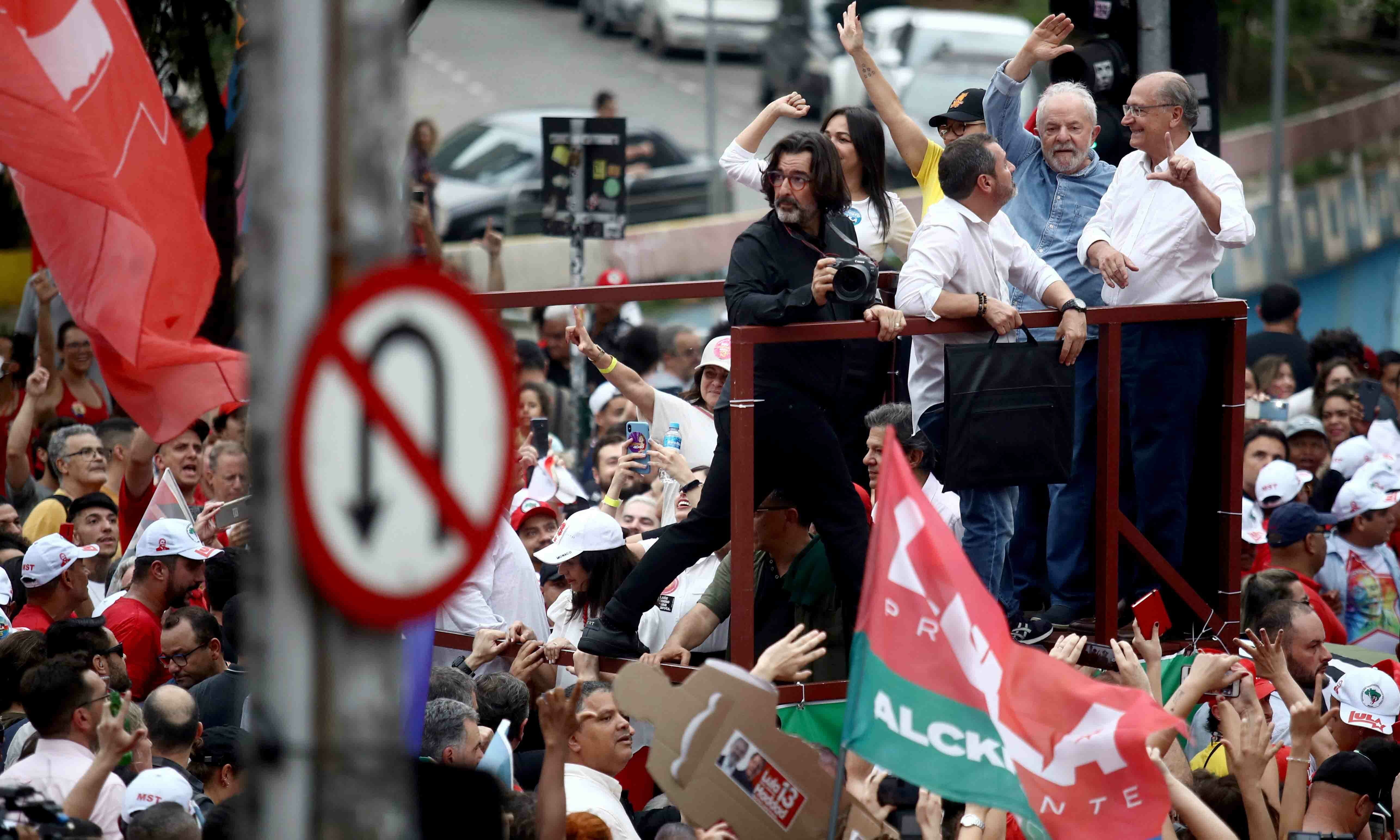 Brazil's former President and presidential candidate Luiz Inacio Lula da Silva leads the 'march of victory', in Sao Paulo, October 29. &mdash; Reuters
