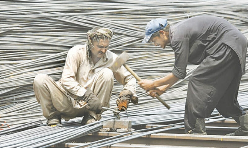 A large number of mills are producing steel bars directly from re-rollable scrap and ship plates, which according to PALSP, is a violation of PSQCA standards.&mdash;Dawn