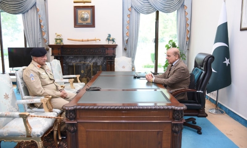 Chief of Army Staff General Qamar Javed Bajwa paid a farewell call to Prime Minister Shehbaz Sharif on Monday. — Photo courtesy: PID