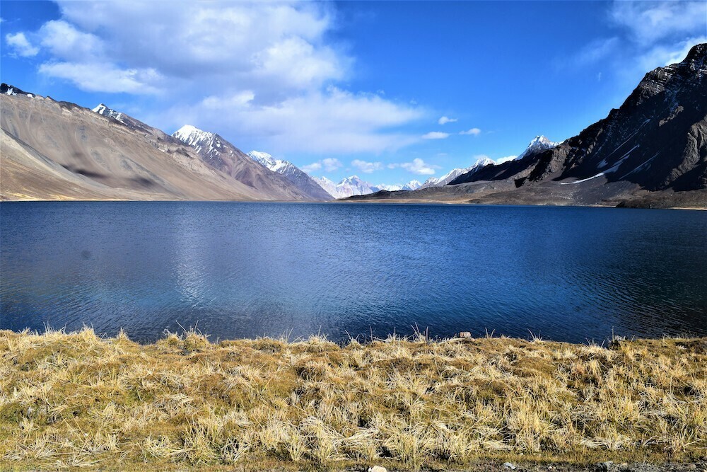  The majestic Karomber lake; not a soul in sight except our group. 