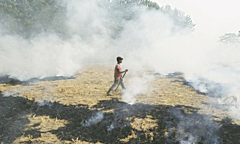 بنگلہ دیش کے بڑے شہروں ڈھاکا، چٹاگانگ، اور کُھلنا میں اوسطاً 30 فیصد فضائی آلودگی بھارت میں پیدا ہوتی ہے &mdash;فوٹو:اے ایف پی