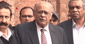 Pakistan Sports Board Chairman Najam Sethi talking to media in Lahore — DawnNewsTV