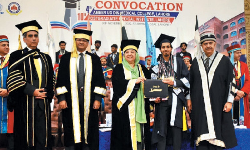 LAHORE: Provincial minister Dr Yasmin Rashid gives away a degree and gold medals to a position holder at the convocation of the Ameeruddin Medical College at Awan-i-Iqbal. — White Star