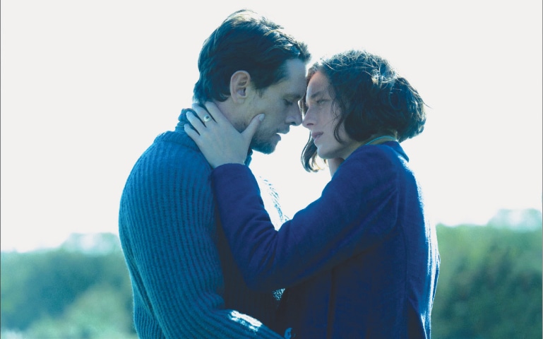 The film&rsquo;s Lady Chatterley and her Mellors have an easier path to love than their literary counterparts | Parisa Taghizadeh/Netflix