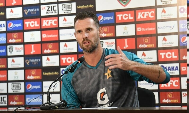 Shaun Tait addresses a press conference in Karachi. — Photo courtesy: PCB