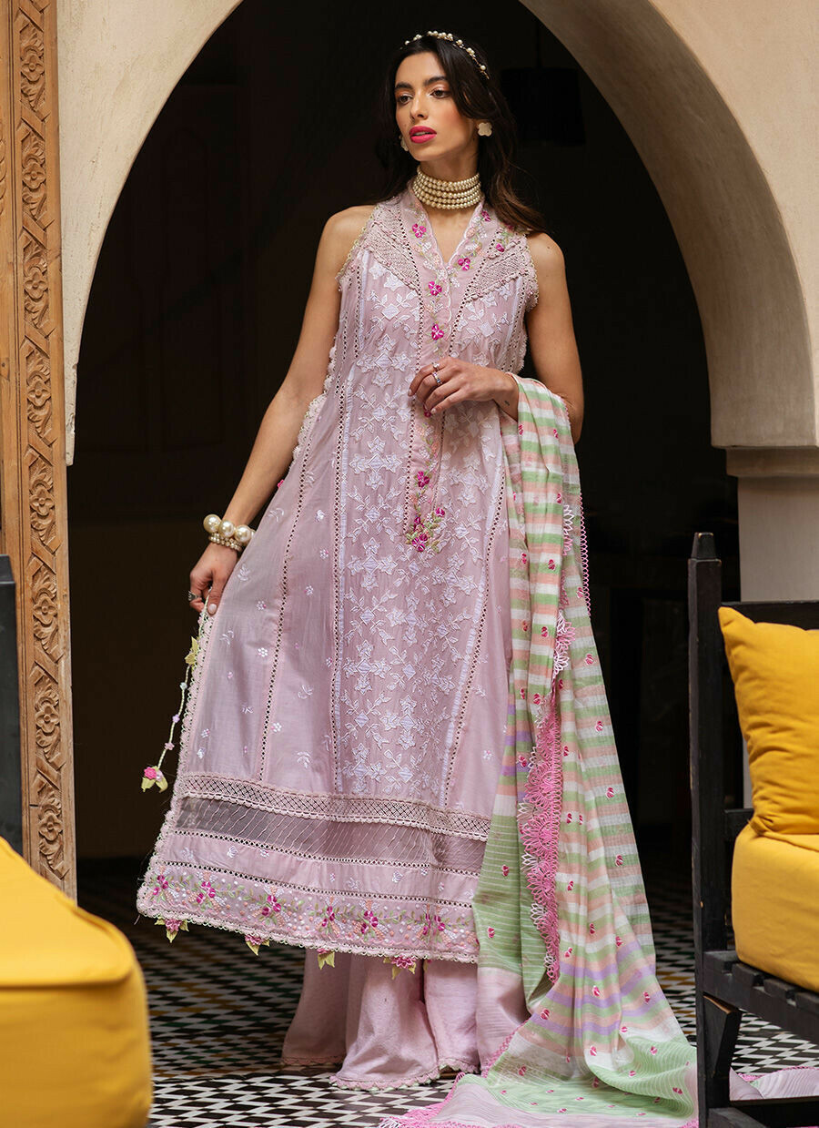  Farah Talib Aziz’s lawn is in the Rs15,000 range 