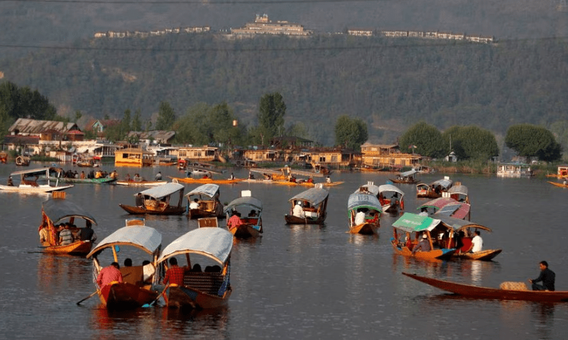 سری نگر کی ڈل جھیل &mdash; فوٹو: رائٹرز