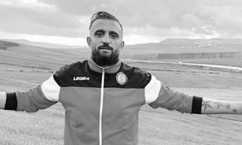 Tunisian football player Nizar Issaoui. &mdash; Twitter/@lsiafrica