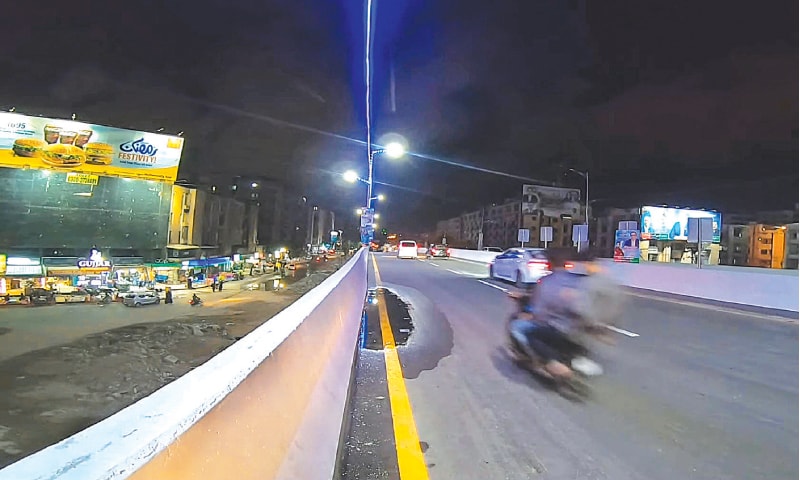 A view of recently inaugurated Zia Mohyeddin Flyover.
—Fahim Siddiqi / White Star A view of recently inaugurated Zia Mohyeddin Flyover.
—Fahim Siddiqi / White Star