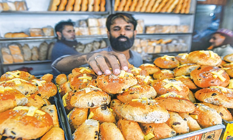 Fresh hot cross buns are being sold at a bakery on Friday.&mdash;Fahim Siddiqi / White Star