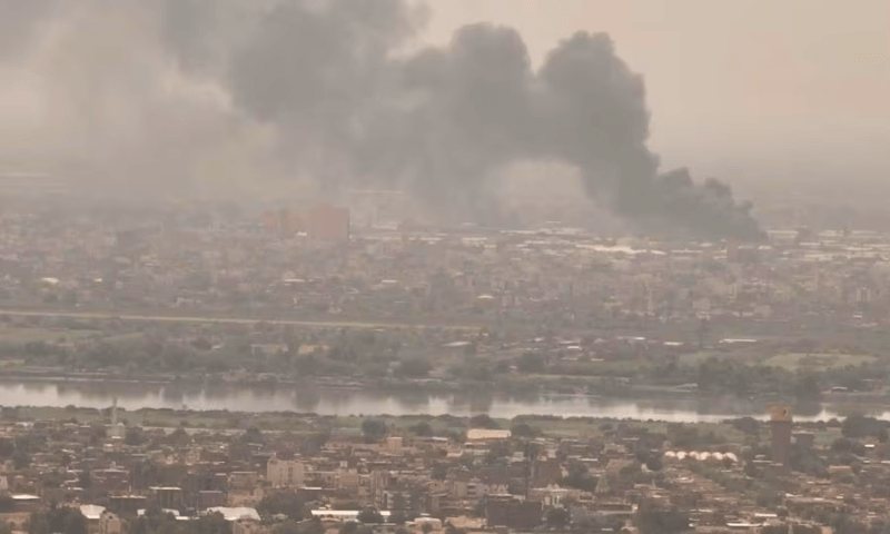 دونوں ممالک نے فوج اور ریپڈ سپورٹ فورسز سے مطالبہ کیا کہ وہ قلیل مدتی جنگ بندی کے تحت اپنے وعدے پر قائم رہیں&mdash;فائل فوٹو