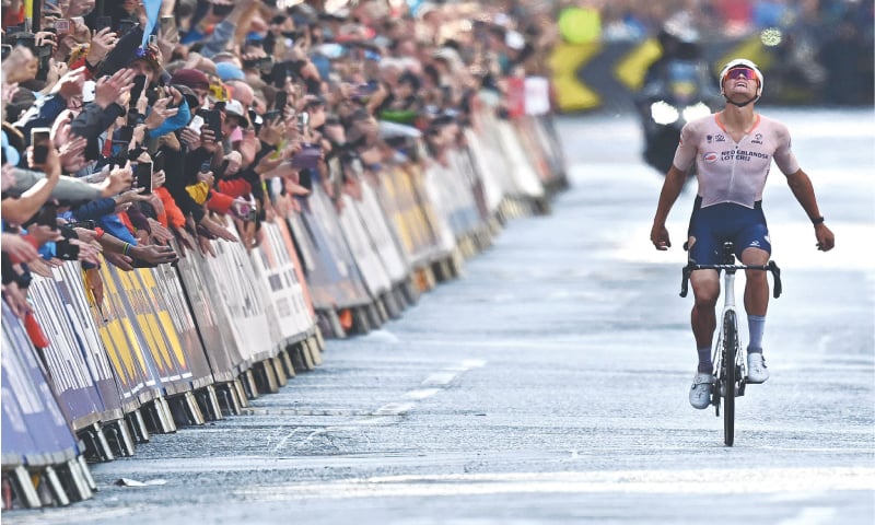 MATHIEU van der Poel of the Netherlands reacts after winning the men&rsquo;s Elite Road Race at the Cycling World Championships in Glasgow.&mdash;AFP
