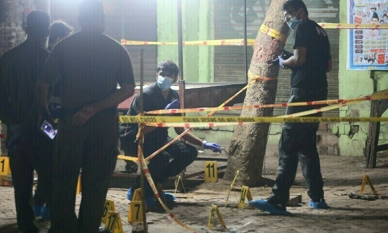 نومبر 2022 میں پی ٹی آئی کے لانگ مارچ پر حملہ کیا گیا تھا &mdash; فائل فوٹو: عون جعفری