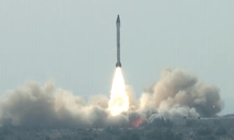 صدر مملکت، وزیراعظم اور سروسز چیفس نے بھی اس کامیابی پر اسٹریٹجک فورسز کے تمام ارکان کو مبارکباد دی — فوٹو: آئی ایس پی آر صدر مملکت، وزیراعظم اور سروسز چیفس نے بھی اس کامیابی پر اسٹریٹجک فورسز کے تمام ارکان کو مبارکباد دی — فوٹو: آئی ایس پی آر