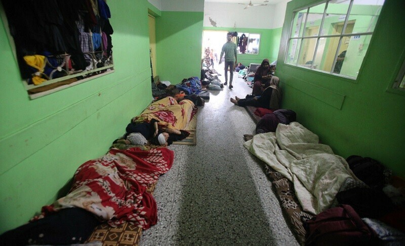 PHOTOS: Displaced Palestinian families seek shelter at Gaza&rsquo;s Al-Shifa Hospital