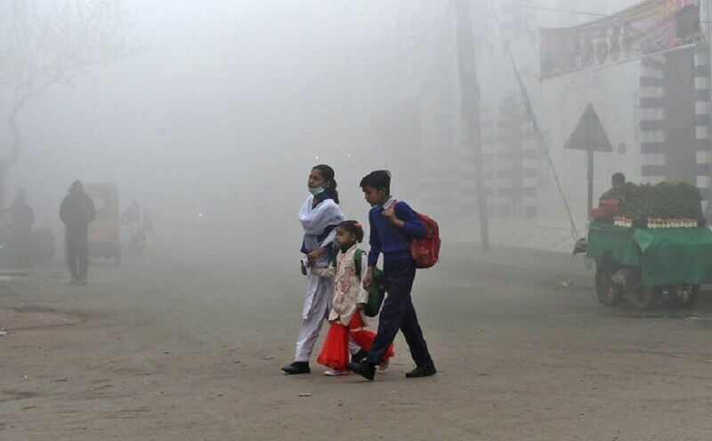 The School Education Department directs all public schools in Punjab to implement the action plan and take preventive measures to protect students from smog.&mdash; AFP/File