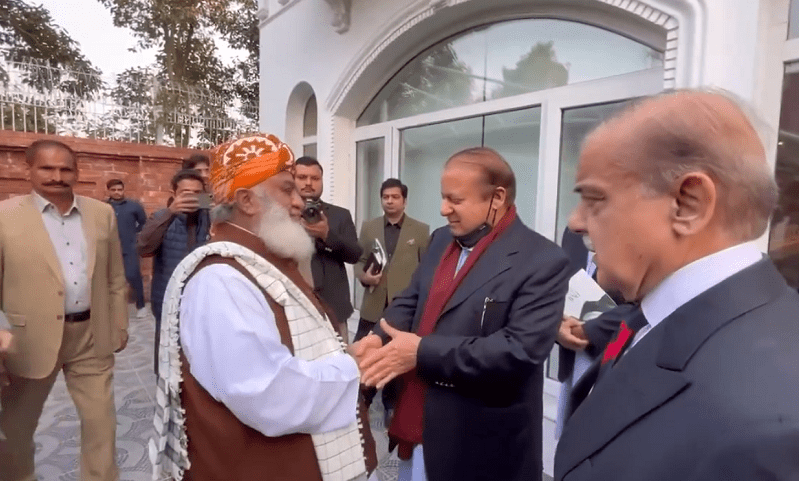 Nawaz, Fazl renew pledge to face rivals on Feb 8 together