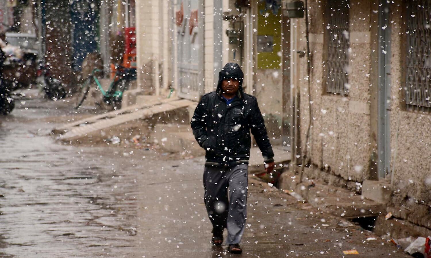 A view of first snowfall of the season in Quetta. &mdash;INP