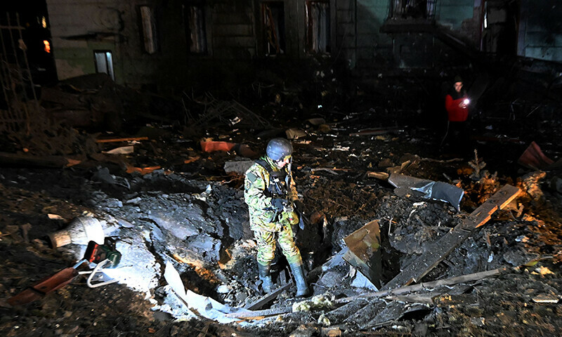 Russian missile barrage kills eight, sows panic in Ukraine