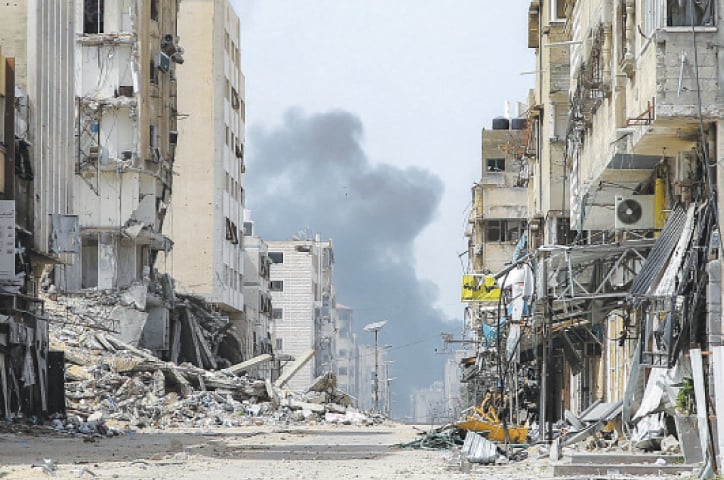 Smoke rises after an Israeli strike in the vicinity of Gaza City&rsquo;s Al Shifa hospital.&mdash;AFP