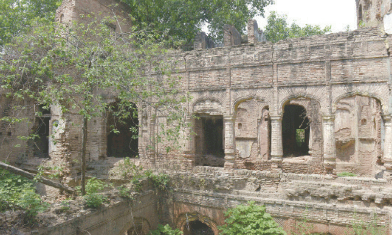 The once grand Sujan Singh Haveli in Bhabra Bazaar lies in ruins today.