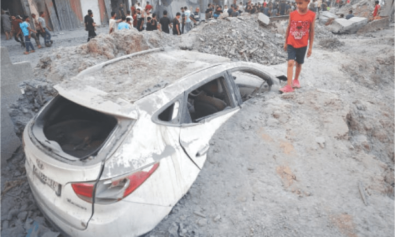 27 killed as Israeli tanks push deeper into Gaza